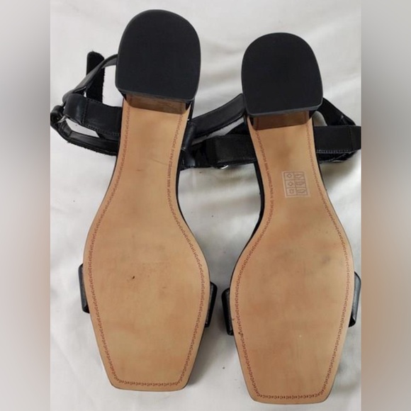 KARL LAGERFELD BLACK LEATHER SANDALS SIZE 11 - Picture 3 of 5